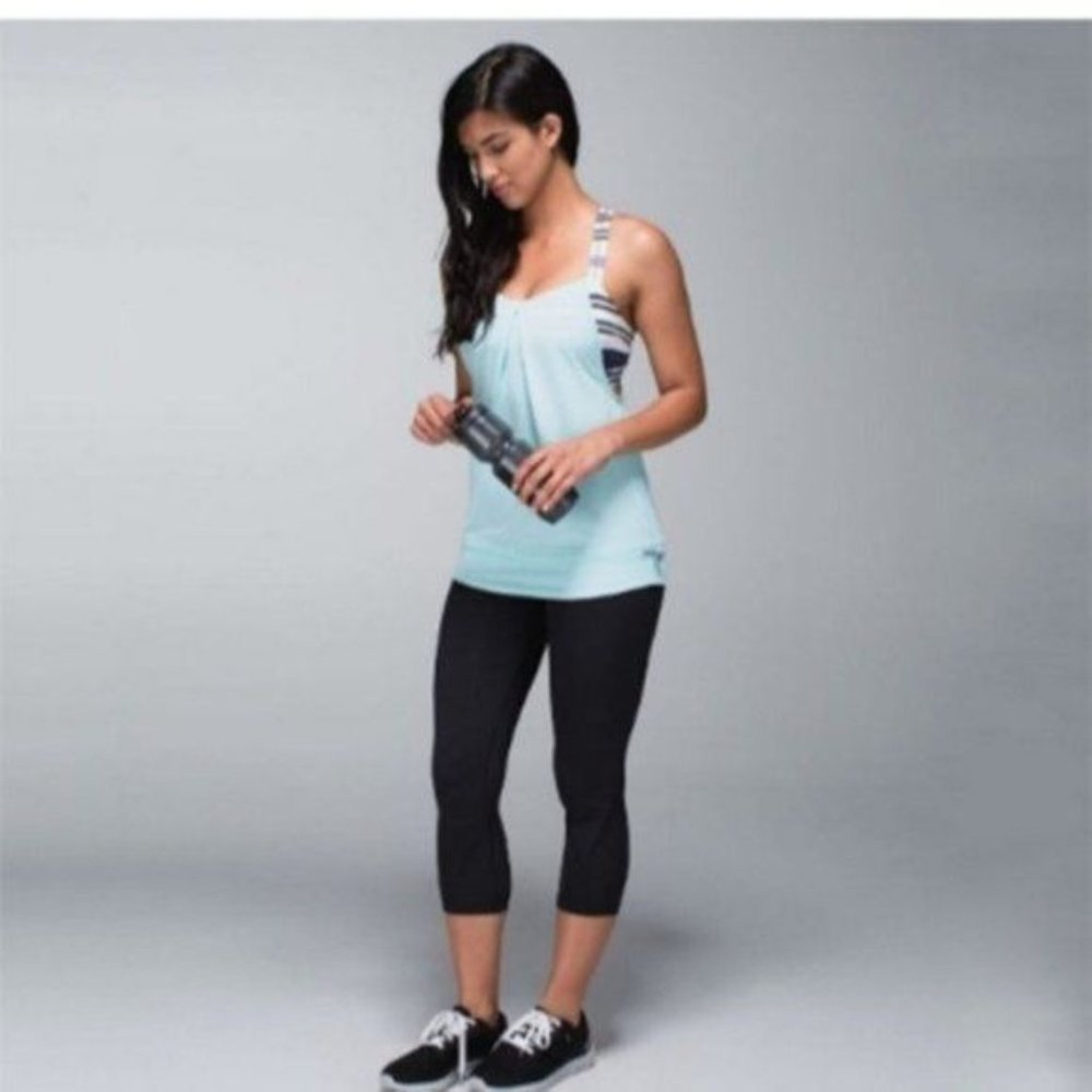 Lululemon Racerback activewear Top, size 4 - Picture 3 of 12